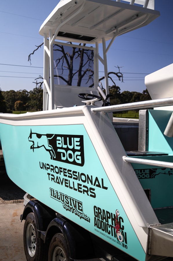 blue dog boats unprofessional travellers 5510CC