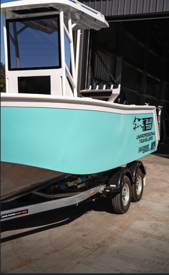 blue dog boats unprofessional travellers 5510CC